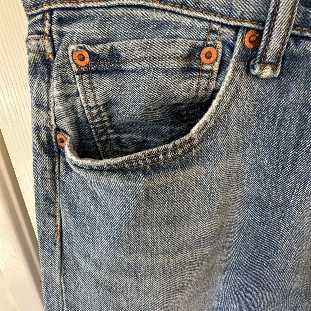 Vintage Levi's 501 Jeans W34 L30 Button Front Distressed Well Worn Light Wash‎